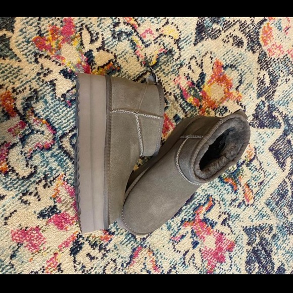 NWT Grey Platform Suede Booties size 8.5. Brand new! - Picture 4 of 5